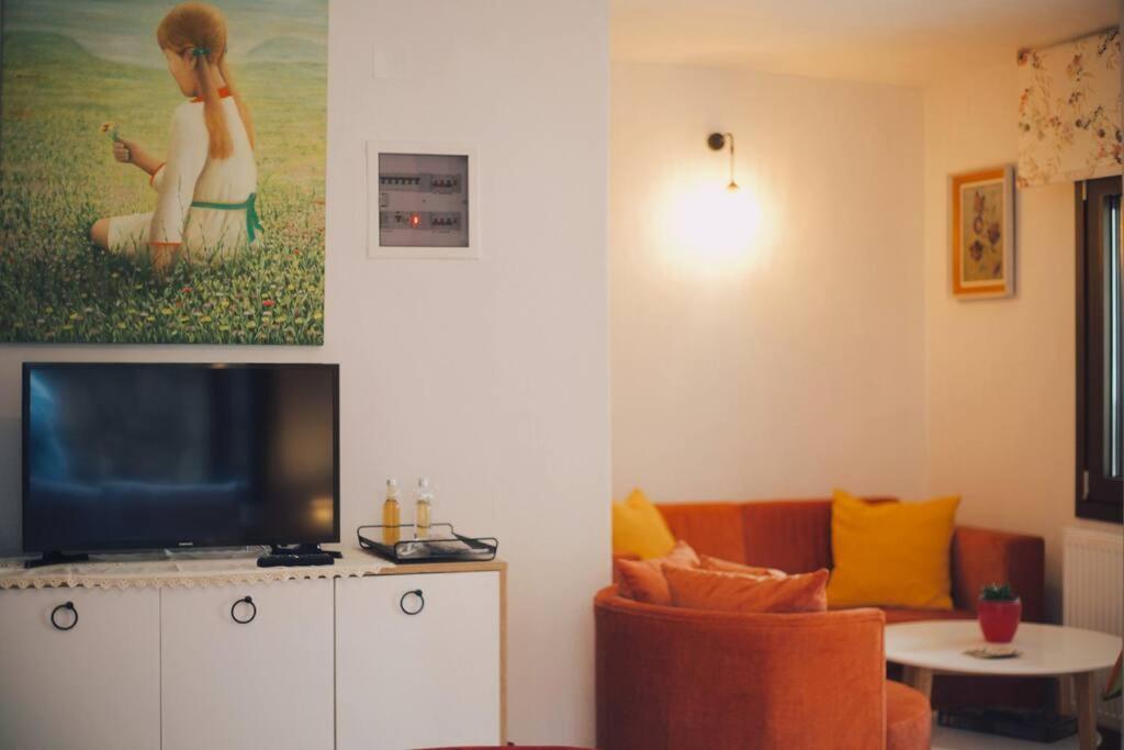 Το Σπίτι Της Ευτυχίας Στούντιο Apartman Karpeníszi Kültér fotó