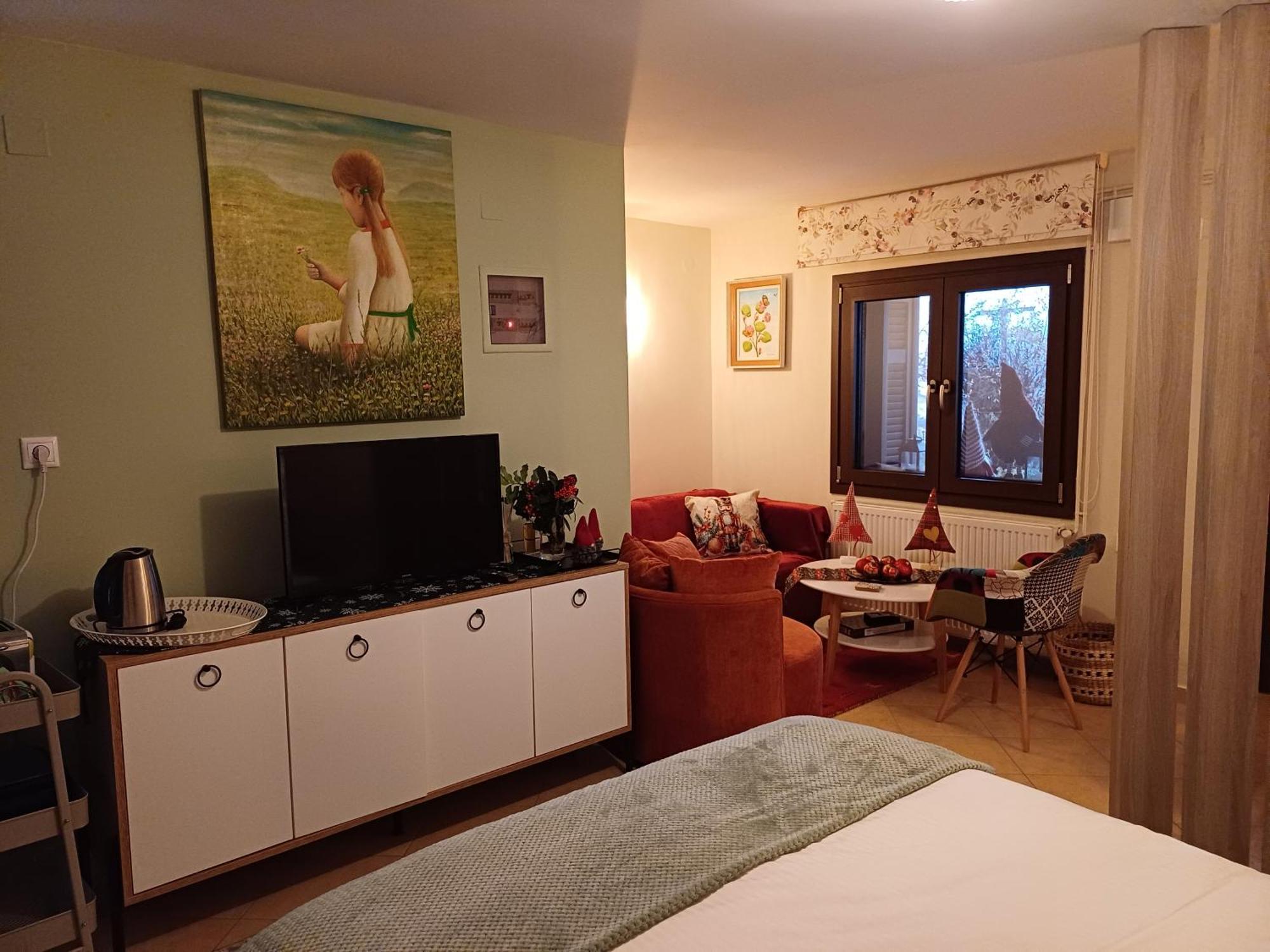 Το Σπίτι Της Ευτυχίας Στούντιο Apartman Karpeníszi Kültér fotó