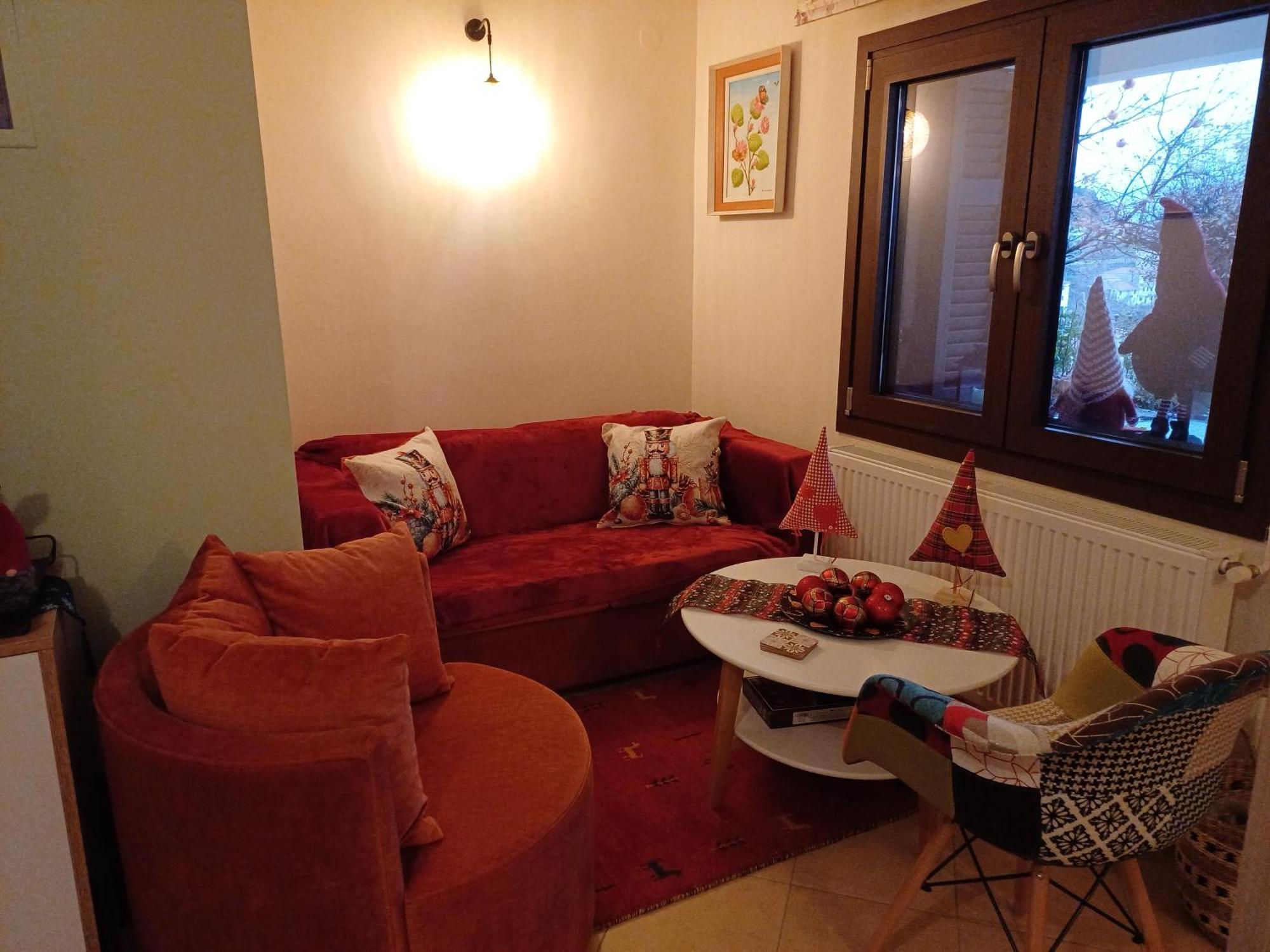 Το Σπίτι Της Ευτυχίας Στούντιο Apartman Karpeníszi Kültér fotó